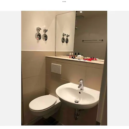 Nice N Cosy Home In Mainz Near Airport Frankfurt Apartment Mainz